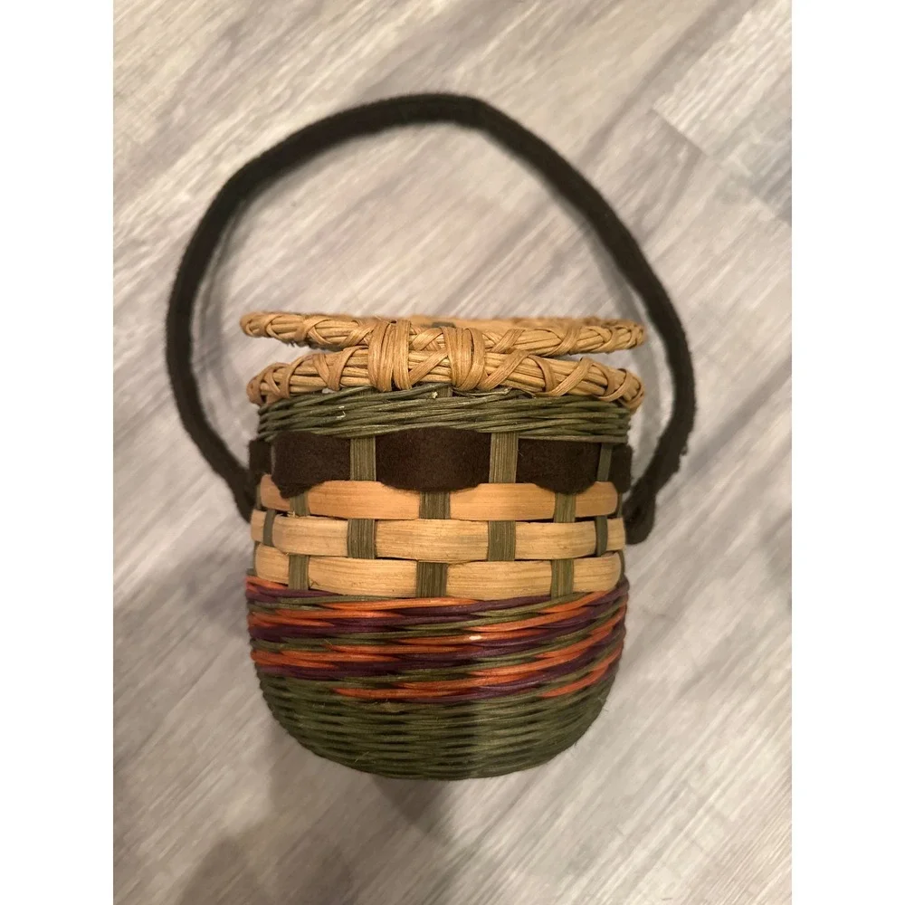 Small Woven Wicker Basket with Lid and Handle Green Tan Burgundy Decorative Box